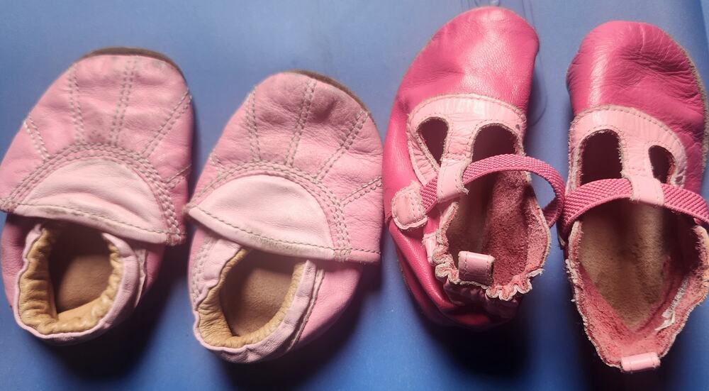 Robeez soft sole shoes L.L.Bean Pink baby shoes 6months - 12months